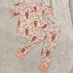 Boutique pajamas, bull/floral